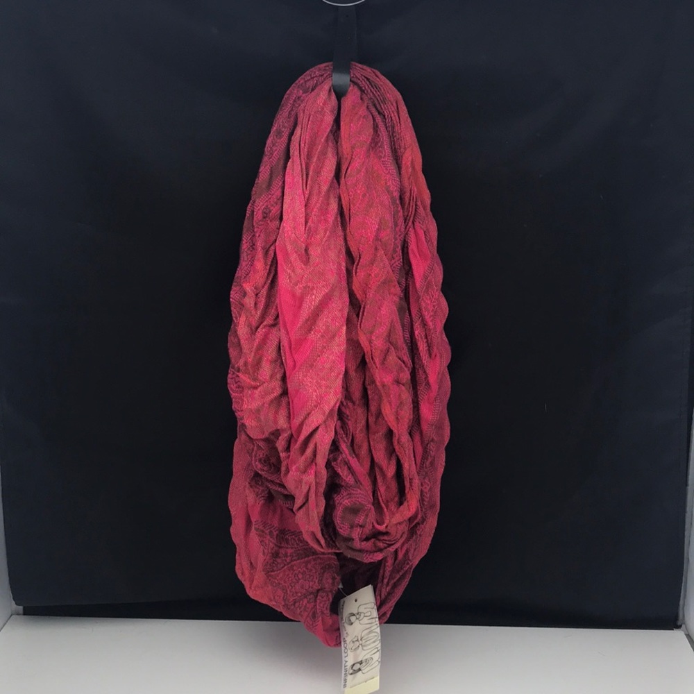 Collection 18 infinity scarf NWT